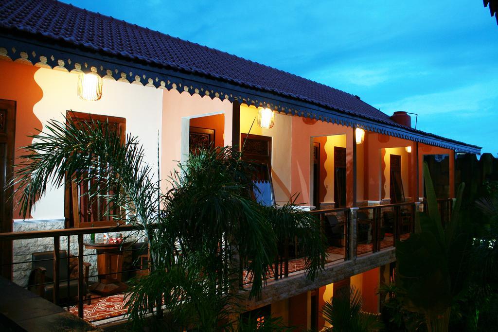 Hotel 1001 Malam Yogyakarta Exterior photo